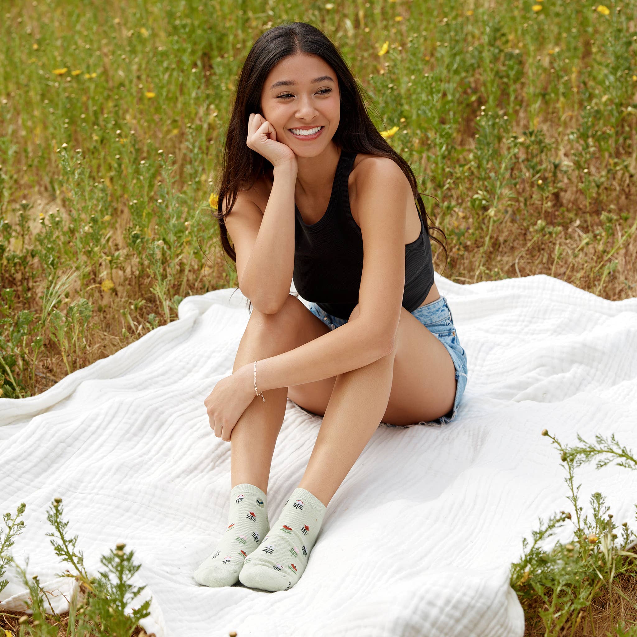 Conscious Step - Ankle Socks that Plant Trees | Tulips - Gifts for Gardeners