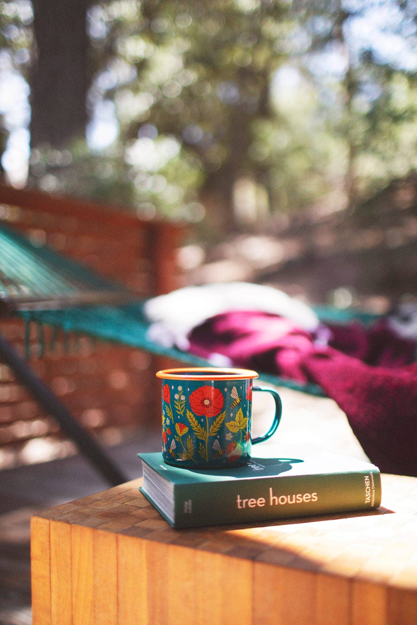 Garden Buzz Enamel Mug, 16 oz by Trek Light