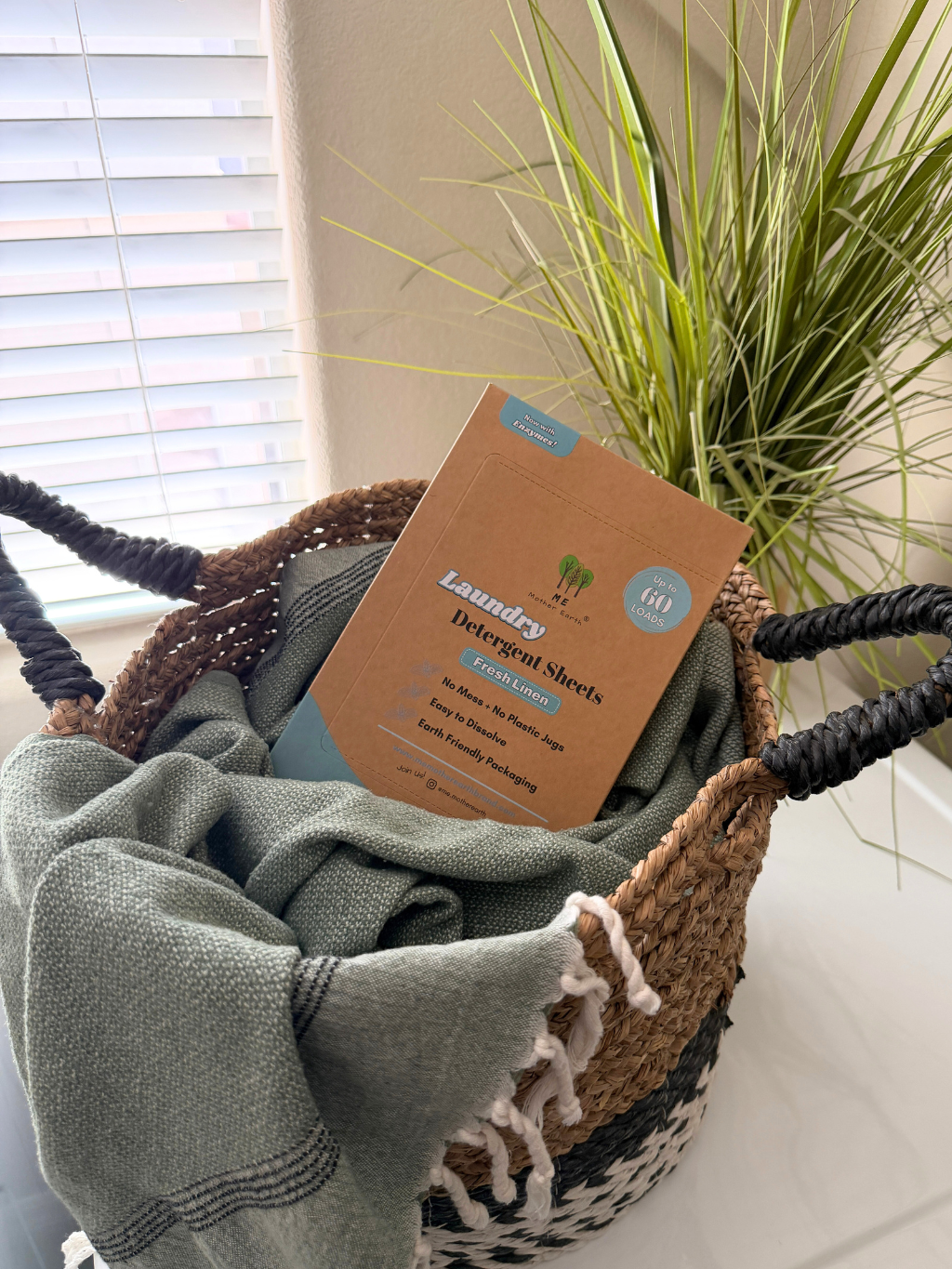 Fresh Linen 60-Load Laundry Detergent Sheets by Me Mother Earth