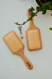 Hairbrush Cleaning Tool by Zefiro